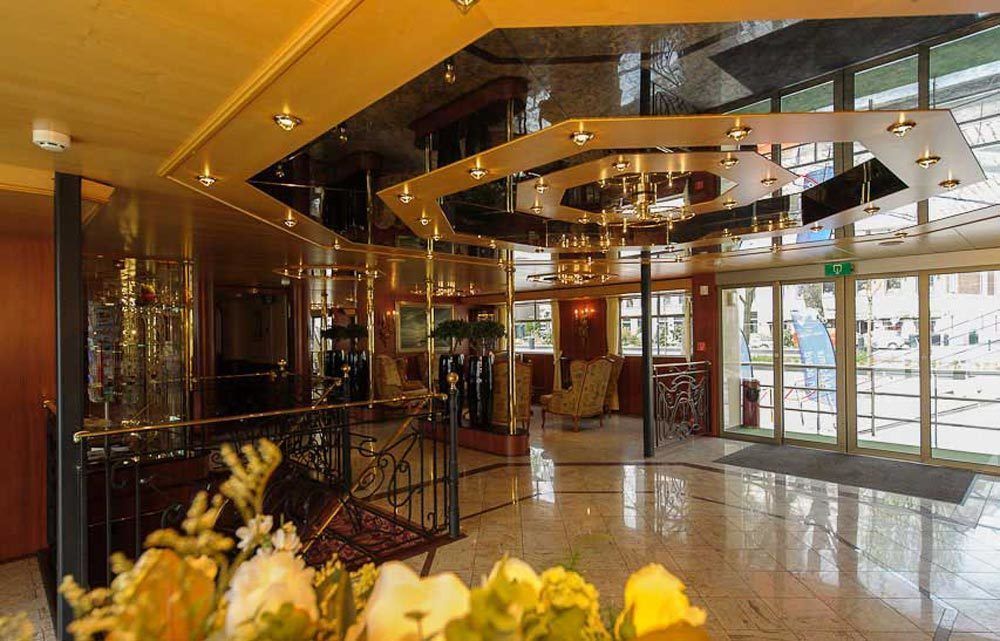 Knm Ms Switzerland I - Dusseldorf Hotell Eksteriør bilde