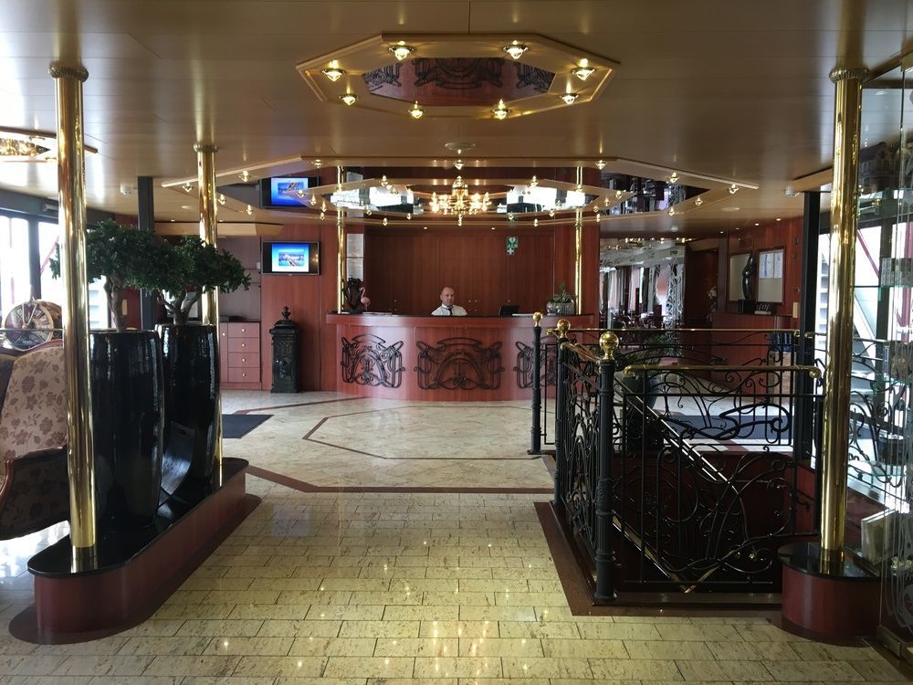 Knm Ms Switzerland I - Dusseldorf Hotell Eksteriør bilde