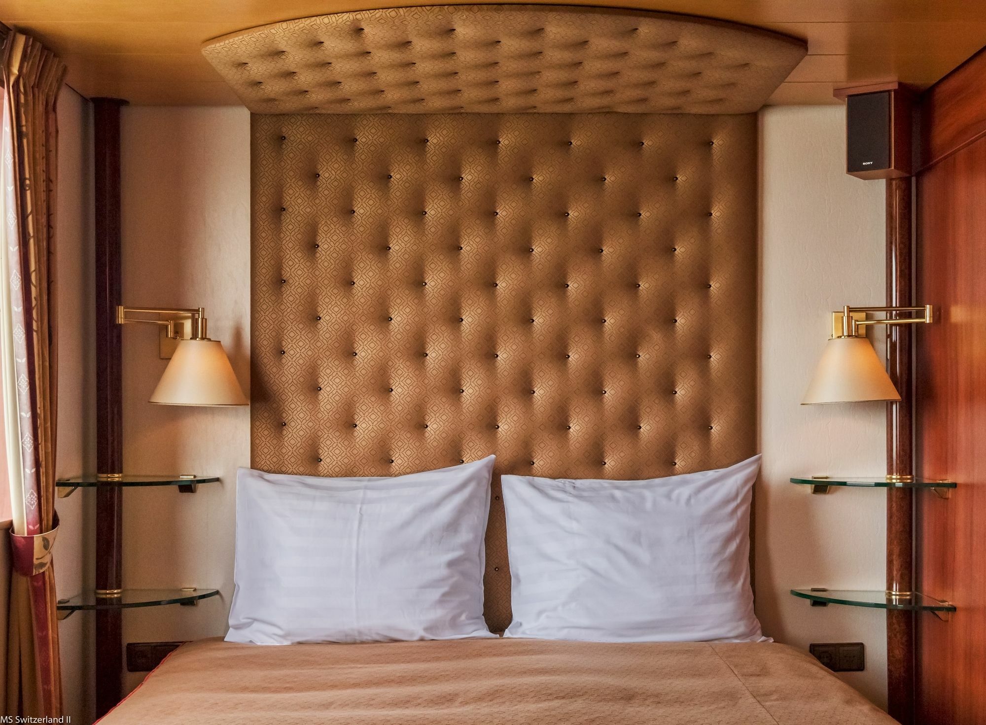Knm Ms Switzerland I - Dusseldorf Hotell Eksteriør bilde